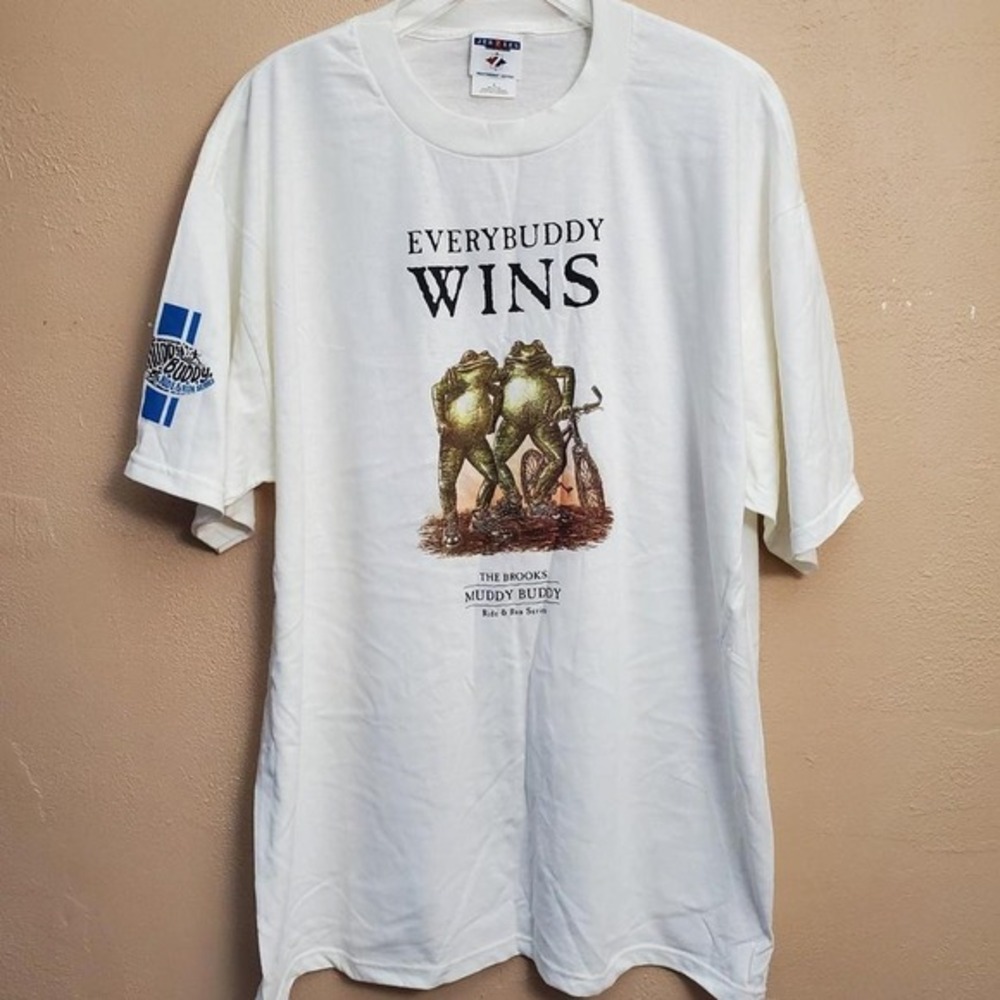 White Everybody Wins T-shirt